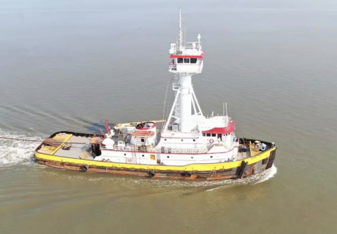 Helix Meridian tugboat